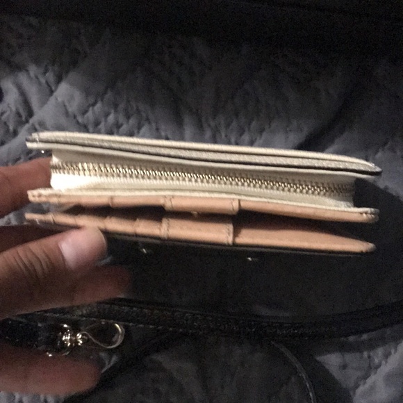 ❤️SOLD❤️Kate spade wallet - Picture 3 of 3